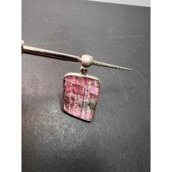 NEW Pink/ bi colored half rough tourmaline pendant in sterling silver 3.95 grams - Picture 10 of 11